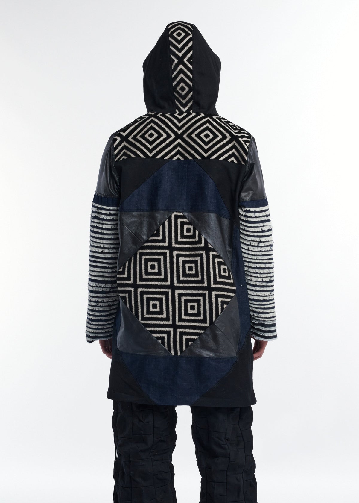 Day Latitude Abrigo Artesanal Patchwork en Denim Upcycling Vista Posterior